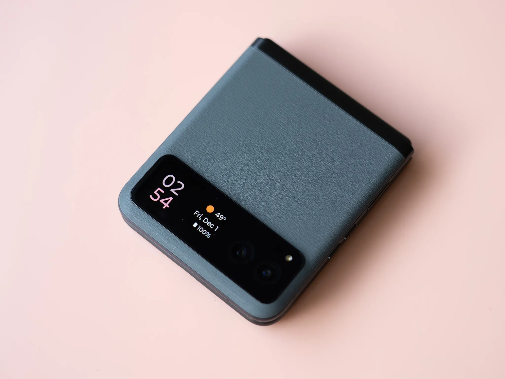 Motorola Razr thế hệ tiếp theo có thể sở hữu màn hình phụ lớn hơn cho tất cả mọi người - Techlade