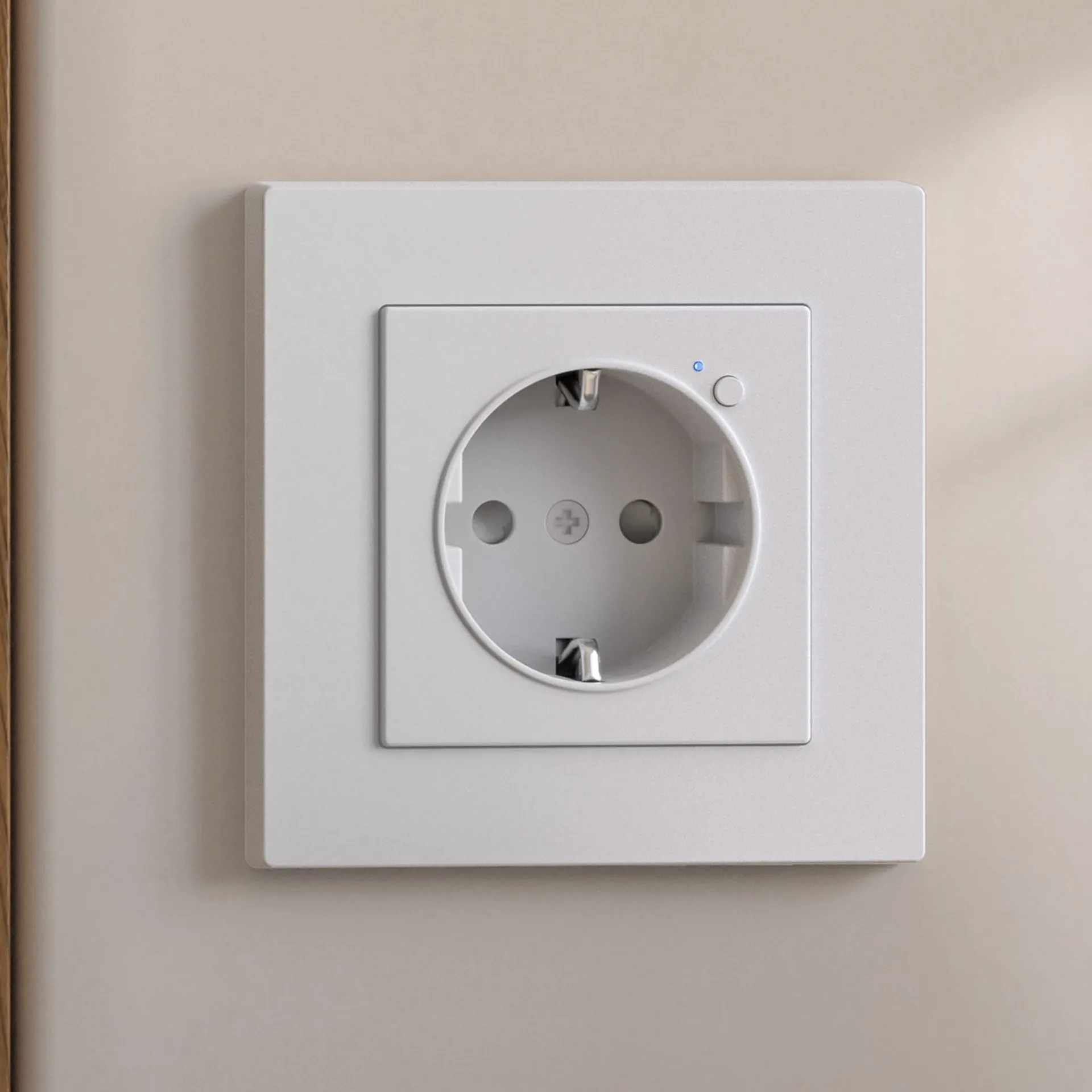 Khóa cửa tự động khi sạc điện thoại với ổ cắm thông minh Aqara - Techlade