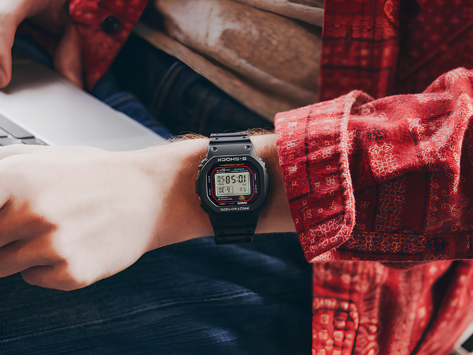 Casio G-Shock DW5000R cháy hàng chỉ trong vài giờ - Techlade