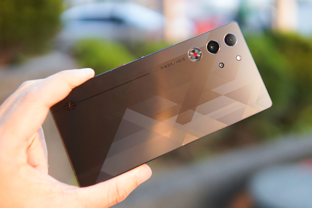 Snapdragon 8 Elite và quạt tản nhiệt: Trải nghiệm gaming "cực đỉnh" - techlade