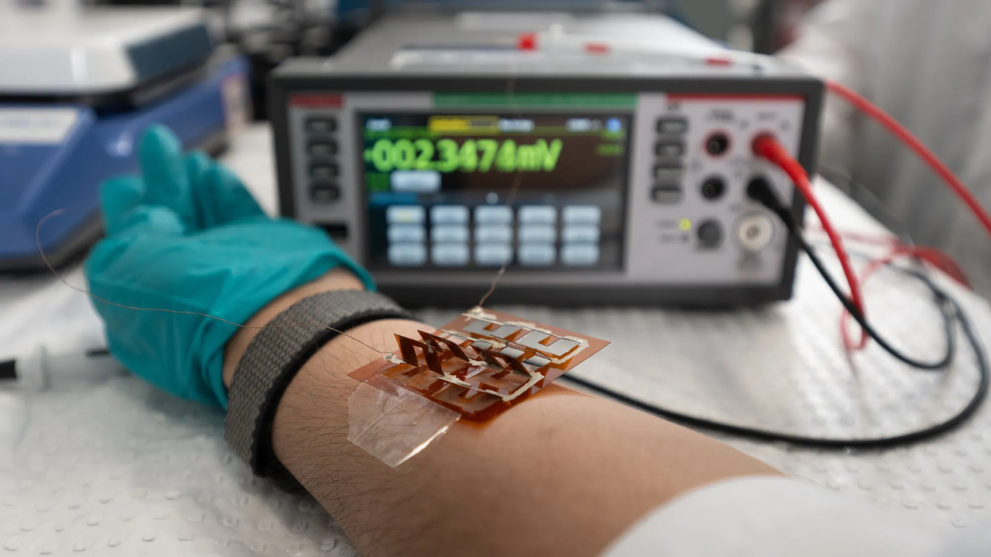 Lớp phim siêu mỏng biến cơ thể thành nhà máy điện - Techlade