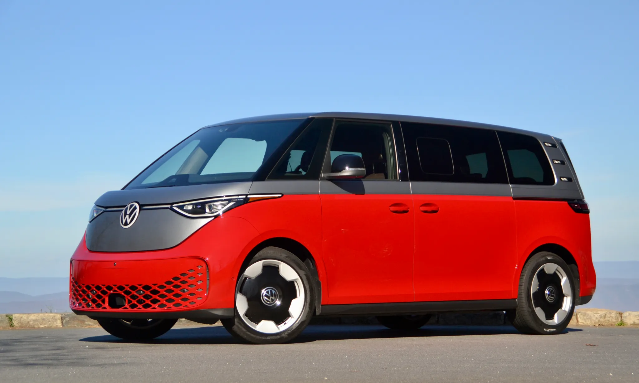 ID.BUZZ 2025: VW trở lại với thiết kế cổ điển - Techlade