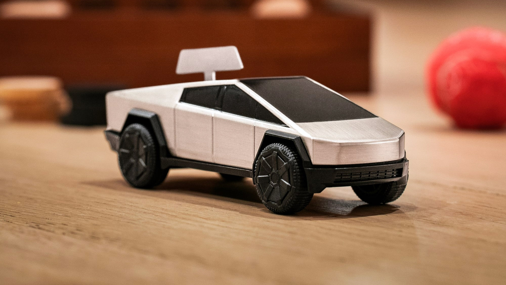 Tesla ra mắt Cybertruck đồ chơi lên dây cót, gây sốt ngay lập tức - Techlade