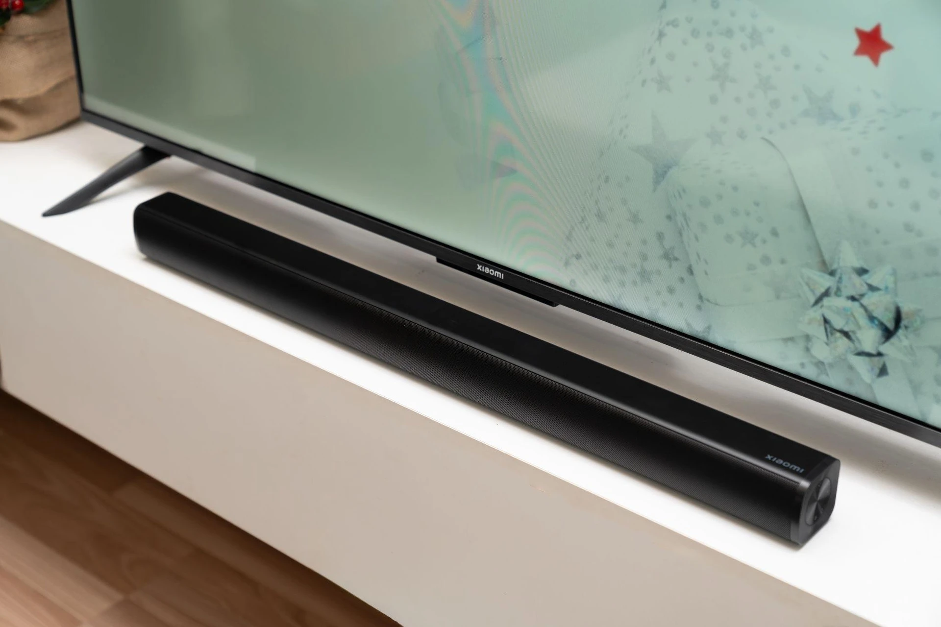 Trải nghiệm âm thanh sống động, hình ảnh sắc nét với Xiaomi Soundbar 2.0ch & Projector L1 - techlade