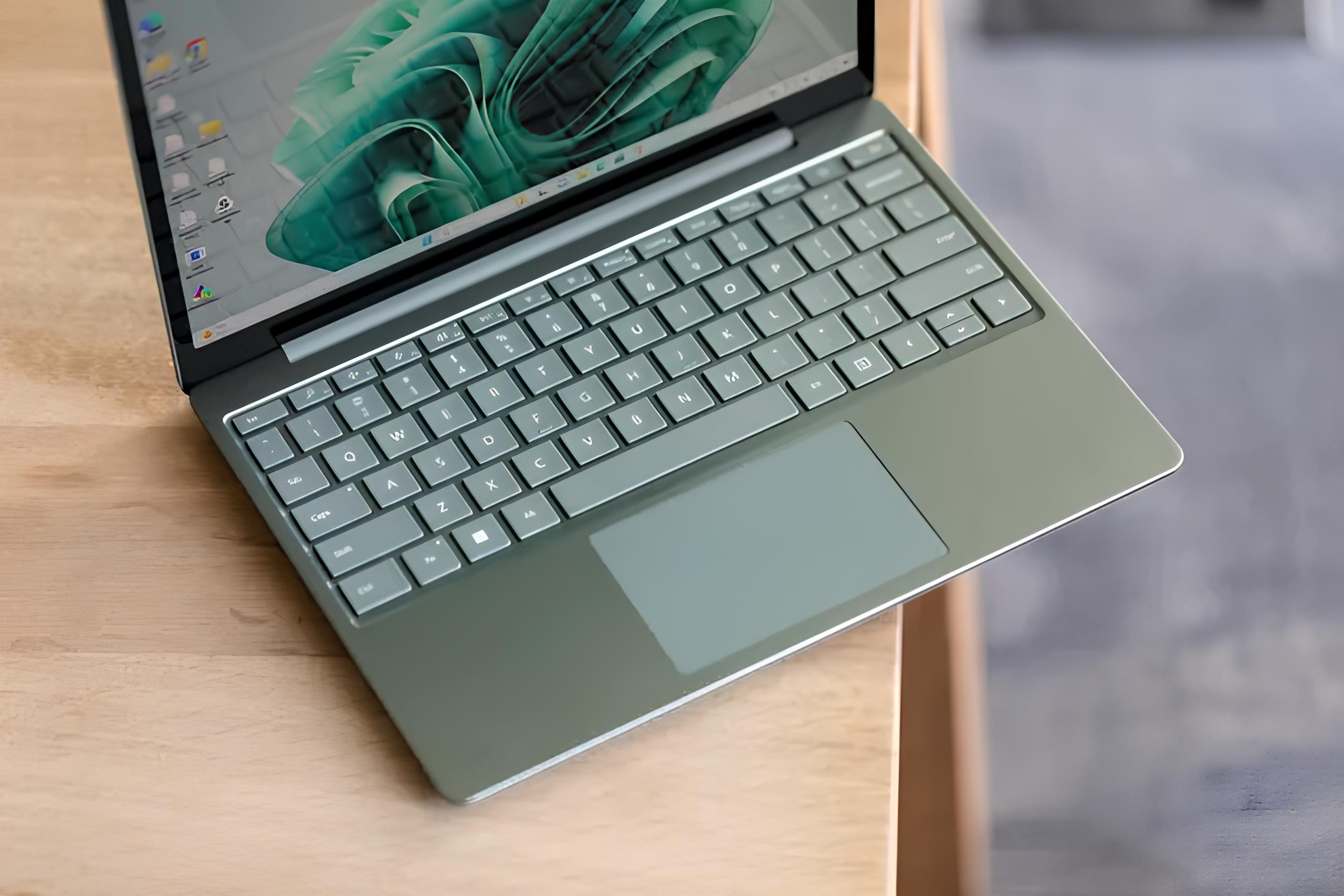 Microsoft có thể ra mắt Surface Pro và Surface Laptop kích thước nhỏ hơn - techlade