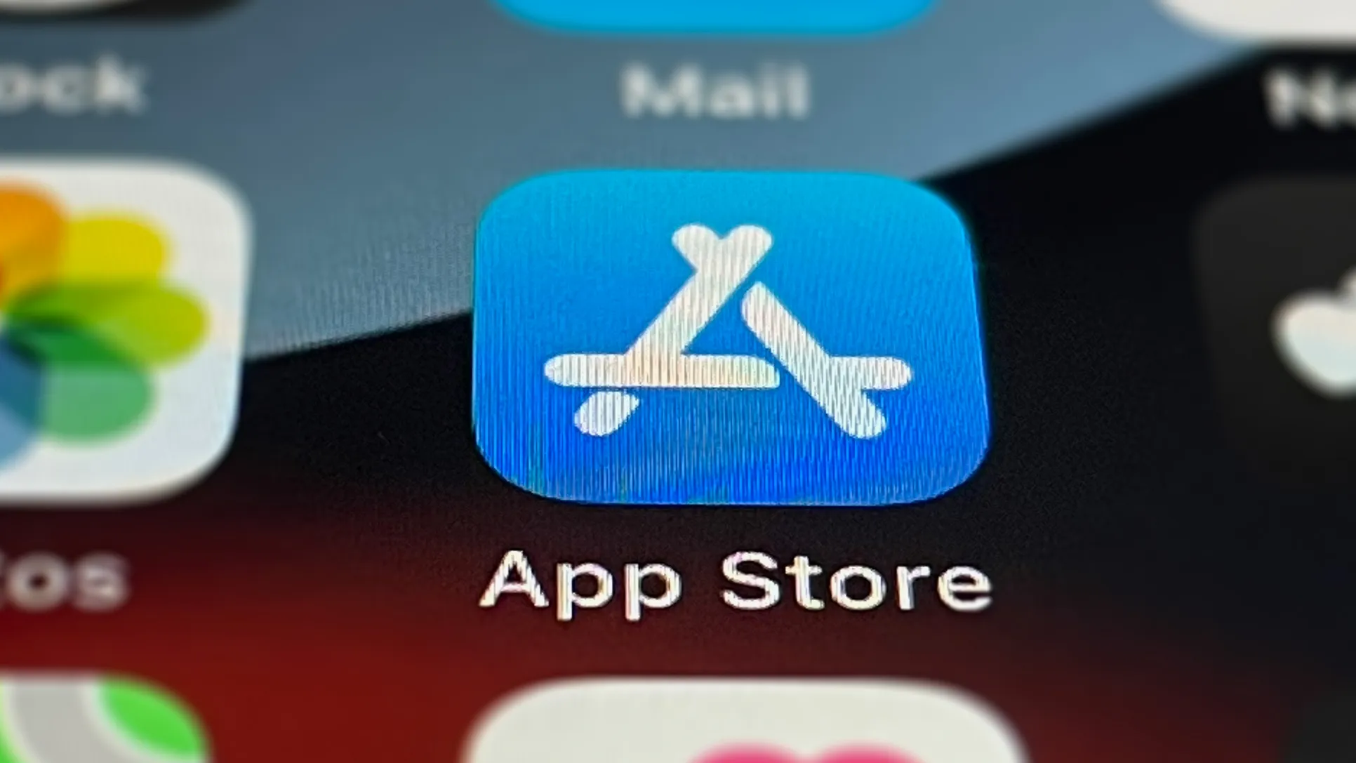 Ai đang "lên ngôi" trên App Store khi TikTok trở lại? - TECHLADE