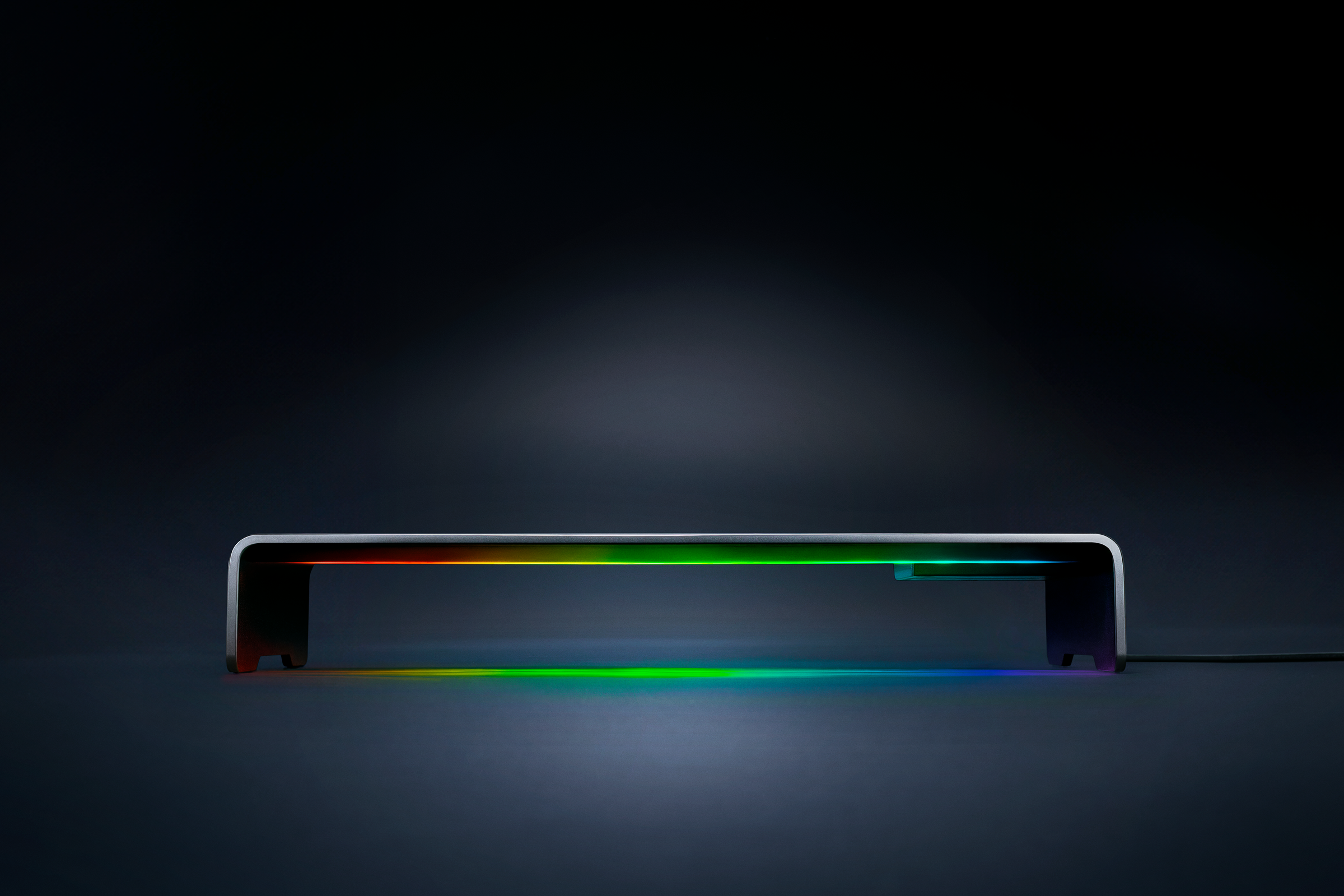 Razer ra mắt giá đỡ màn hình tích hợp RGB và cổng kết nối - Techlade