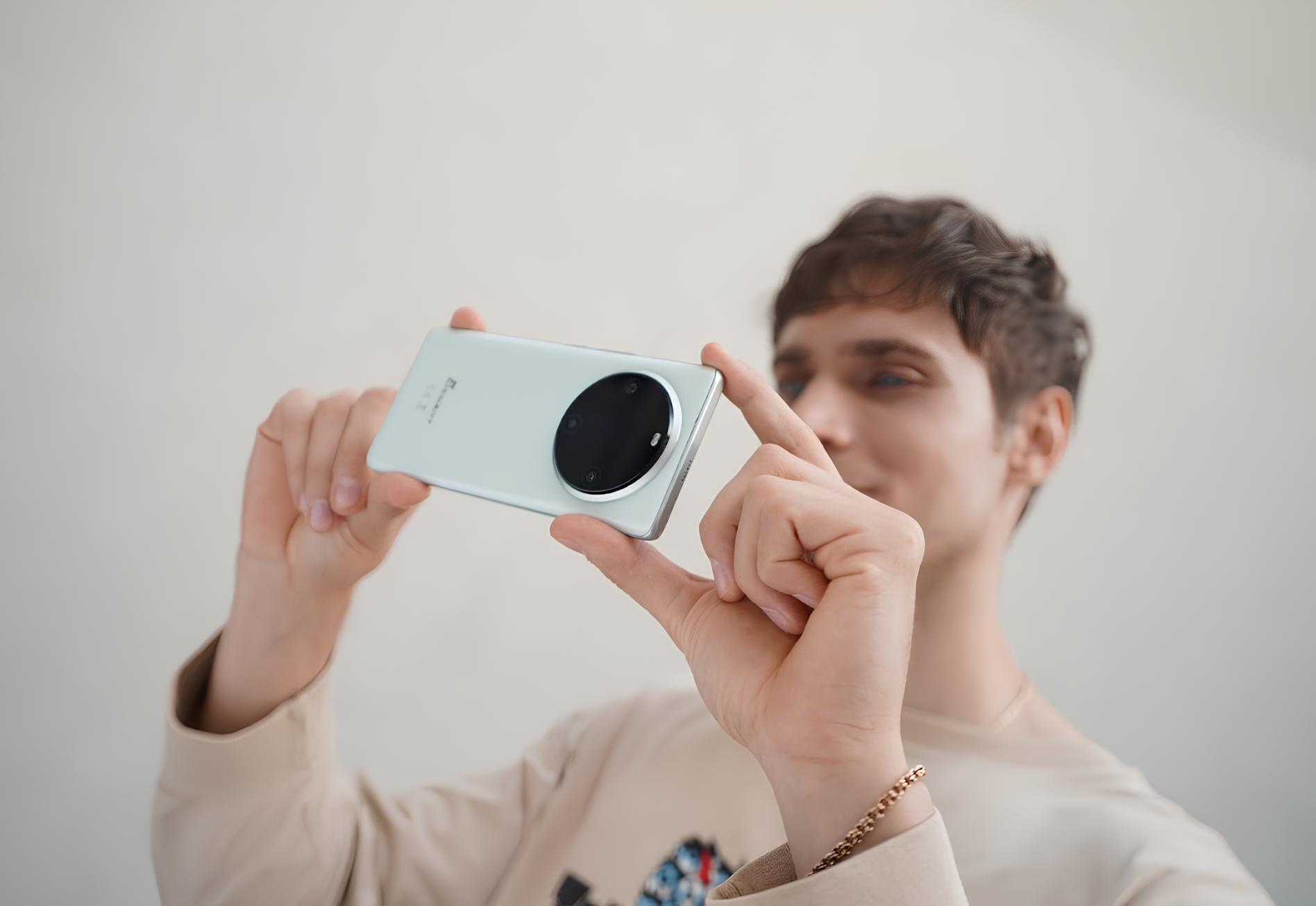 Fossibot S3 Pro: Sở hữu màn hình kép AMOLED với mức giá không tưởng - techlade