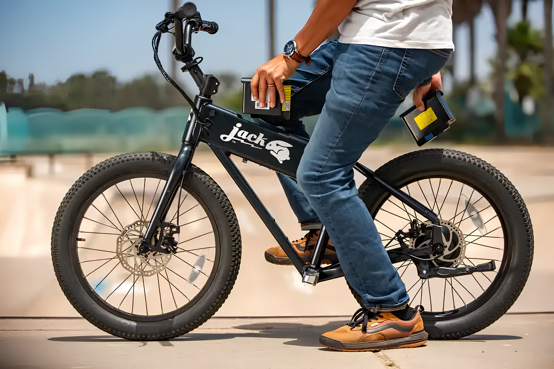 Sạc pin xe đạp điện bằng ánh nắng: Sáng tạo mới từ JackRabbit - Techlade