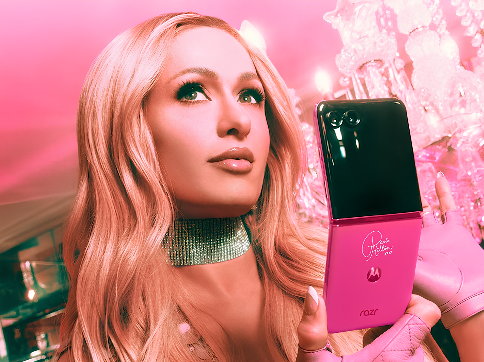 Motorola Razr+ phiên bản Paris Hilton: "Lộng lẫy" với sắc hồng - Techlade