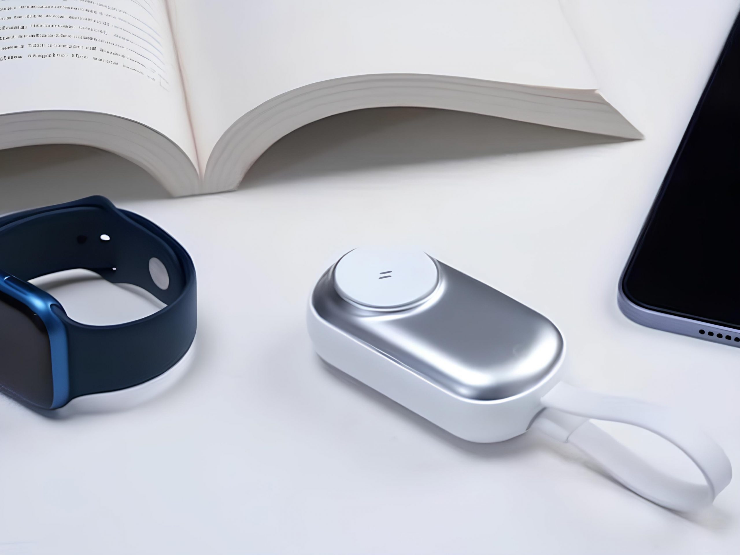 Cowzry: Sạc dự phòng siêu nhỏ, tích hợp cáp sạc và hỗ trợ sạc không dây - Techlade