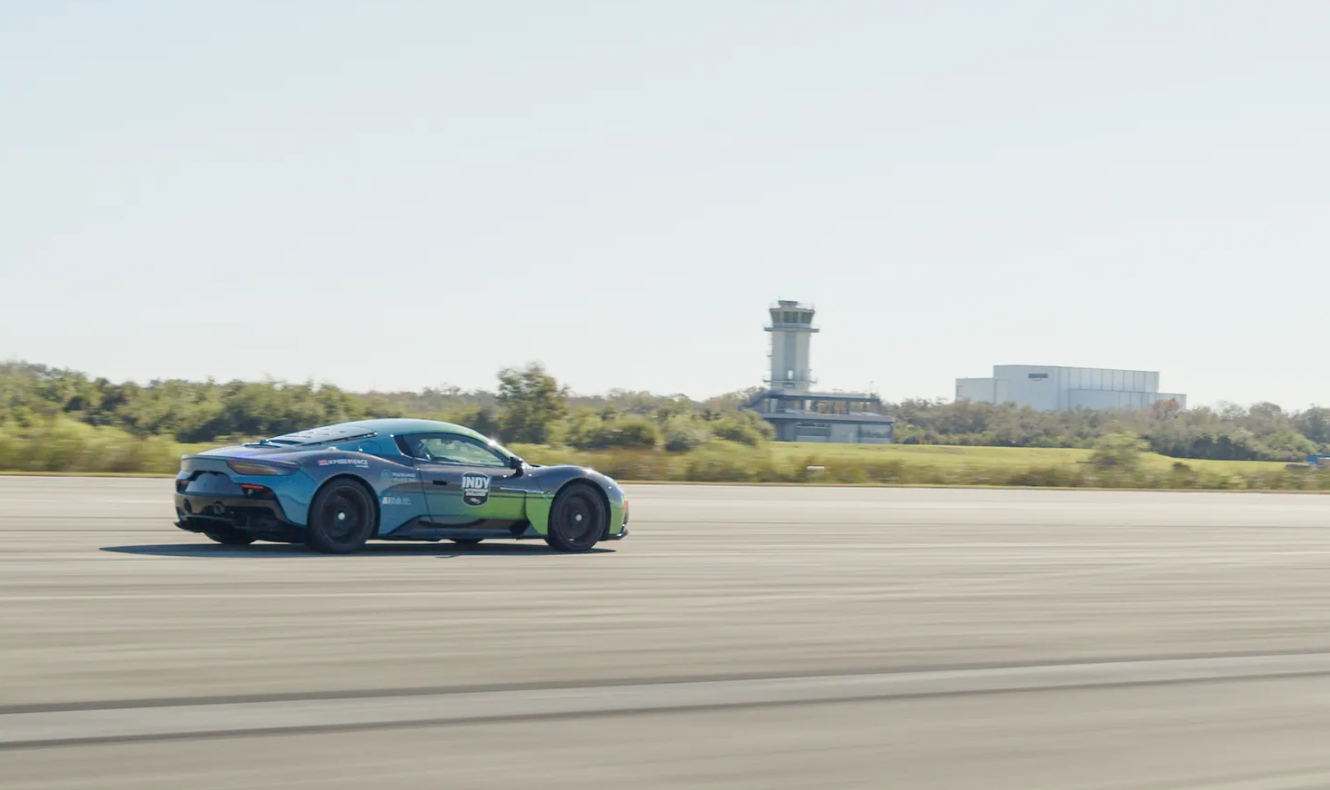 Maserati MC20 lập kỷ lục tốc độ mới với "tài xế robot" AI - Techlade