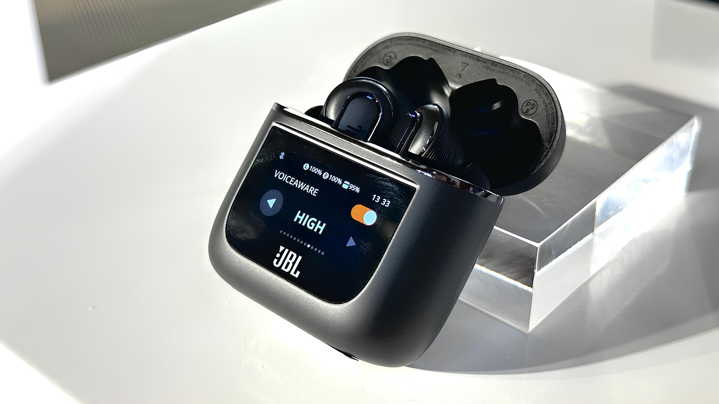 JBL Tour Pro 3: Bứt phá giới hạn âm thanh với công nghệ tiên tiến - techlade