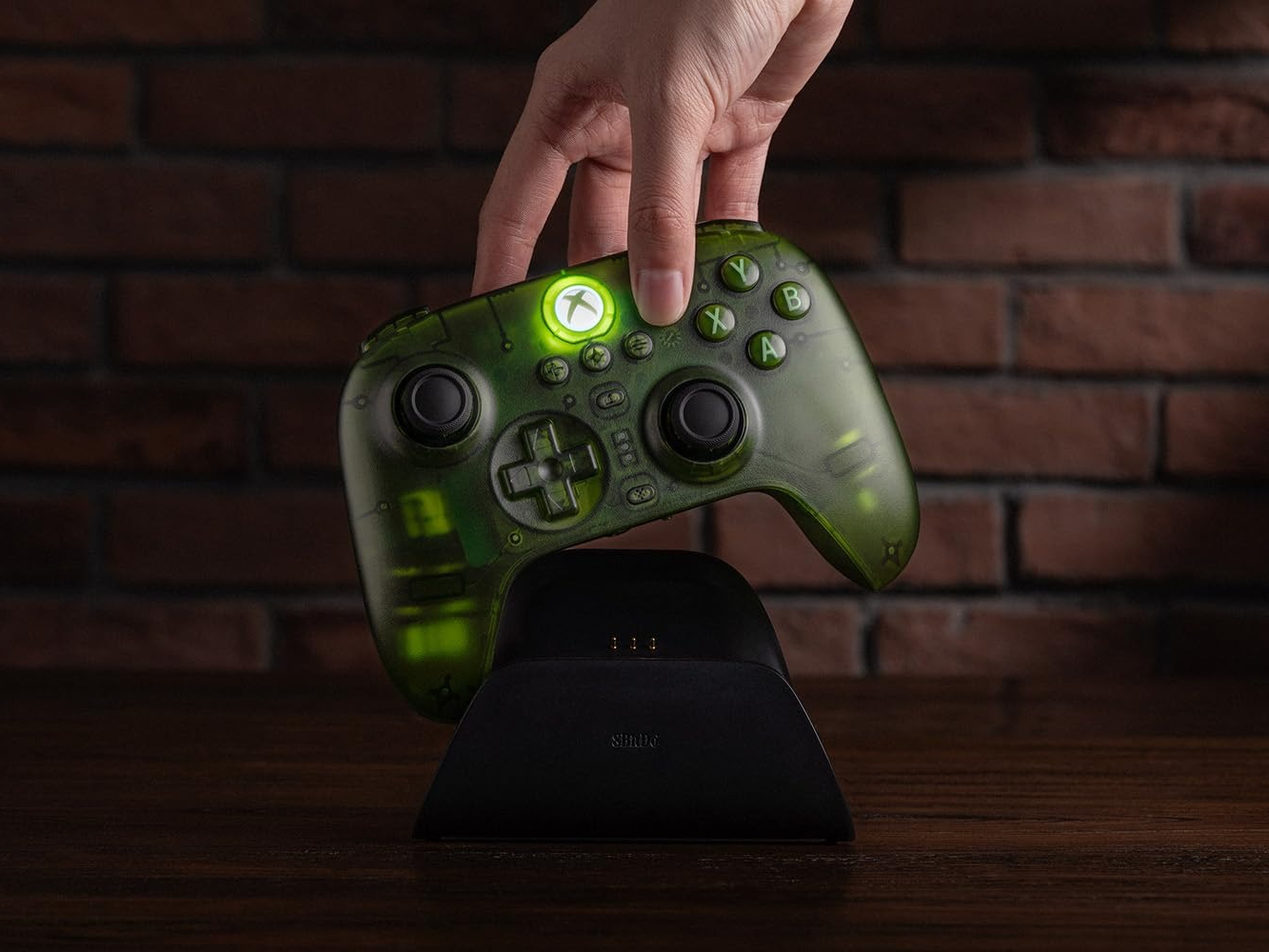 8BitDo Ultimate: Tay cầm Xbox "xanh ngọc lục bảo" hoài cổ - Techlade