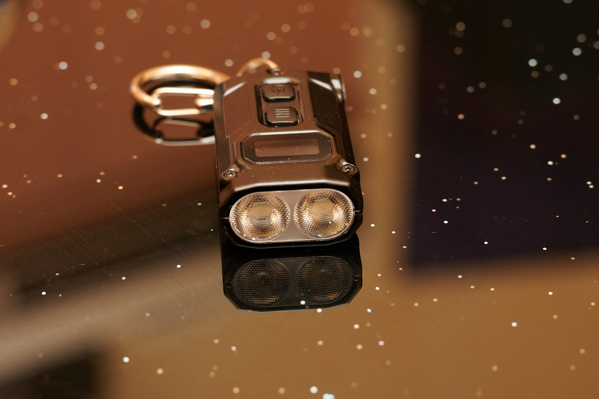 Nitecore Tini 3: Đèn pin móc khóa "tí hon" với màn hình OLED - Techlade