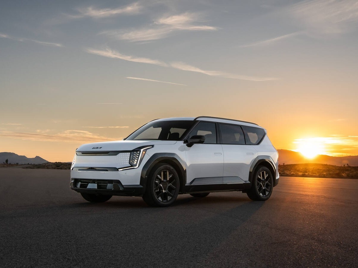 Kia EV9 Nightfall Edition: SUV điện 3 hàng ghế "hầm hố" hơn, sạc Tesla, tăng tốc mạnh mẽ - Techlade