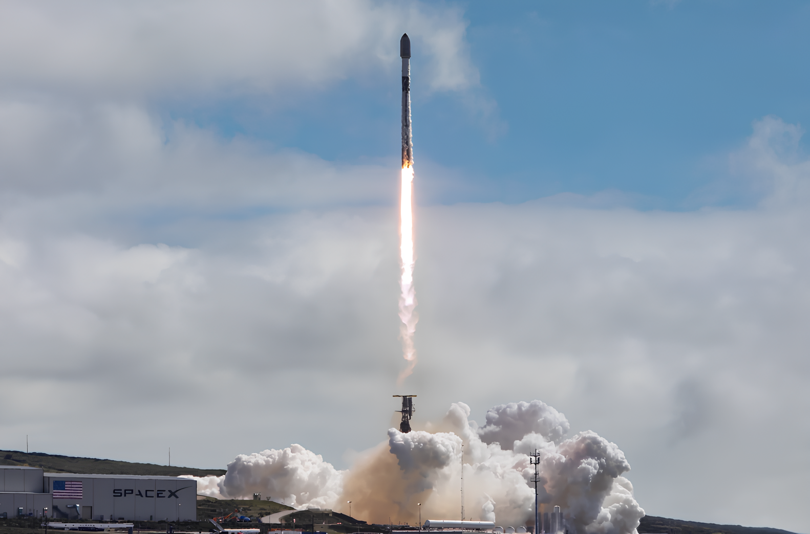 DARPA vô tình phát hiện cách theo dõi vật thể quay trở lại Trái Đất nhờ SpaceX - Techlade