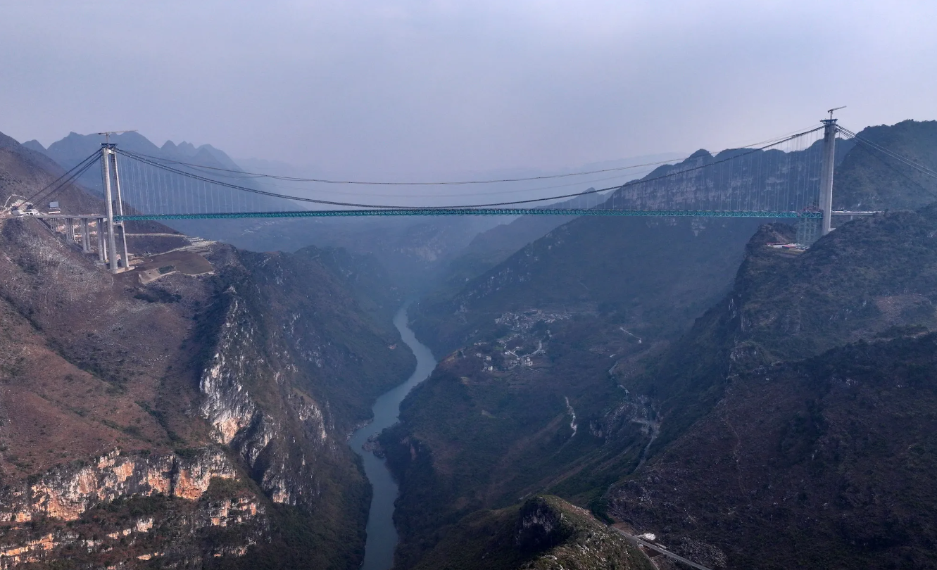Trung Quốc khánh thành cầu vượt hẻm núi cao nhất thế giới - Techlade