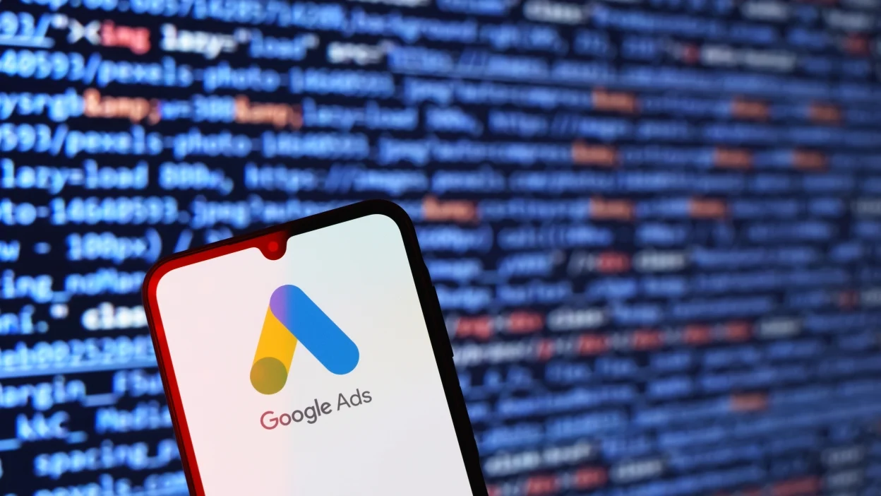 AI của Google 'dẹp loạn': Loại bỏ 39 triệu quảng cáo lừa đảo - techlade