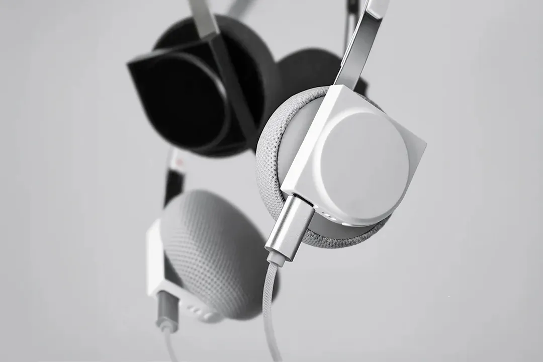 Tai nghe không dây mang đậm hơi thở thiết kế Sony Walkman những năm 80 - techlade