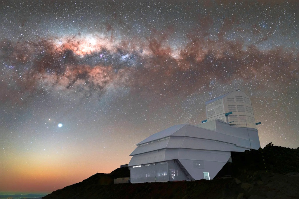 Đài thiên văn Vera C. Rubin đi vào hoạt động: Camera 3.200 MP lớn nhất thế giới bắt trọn 45 Mặt trăng trong một bức ảnh - Techlade