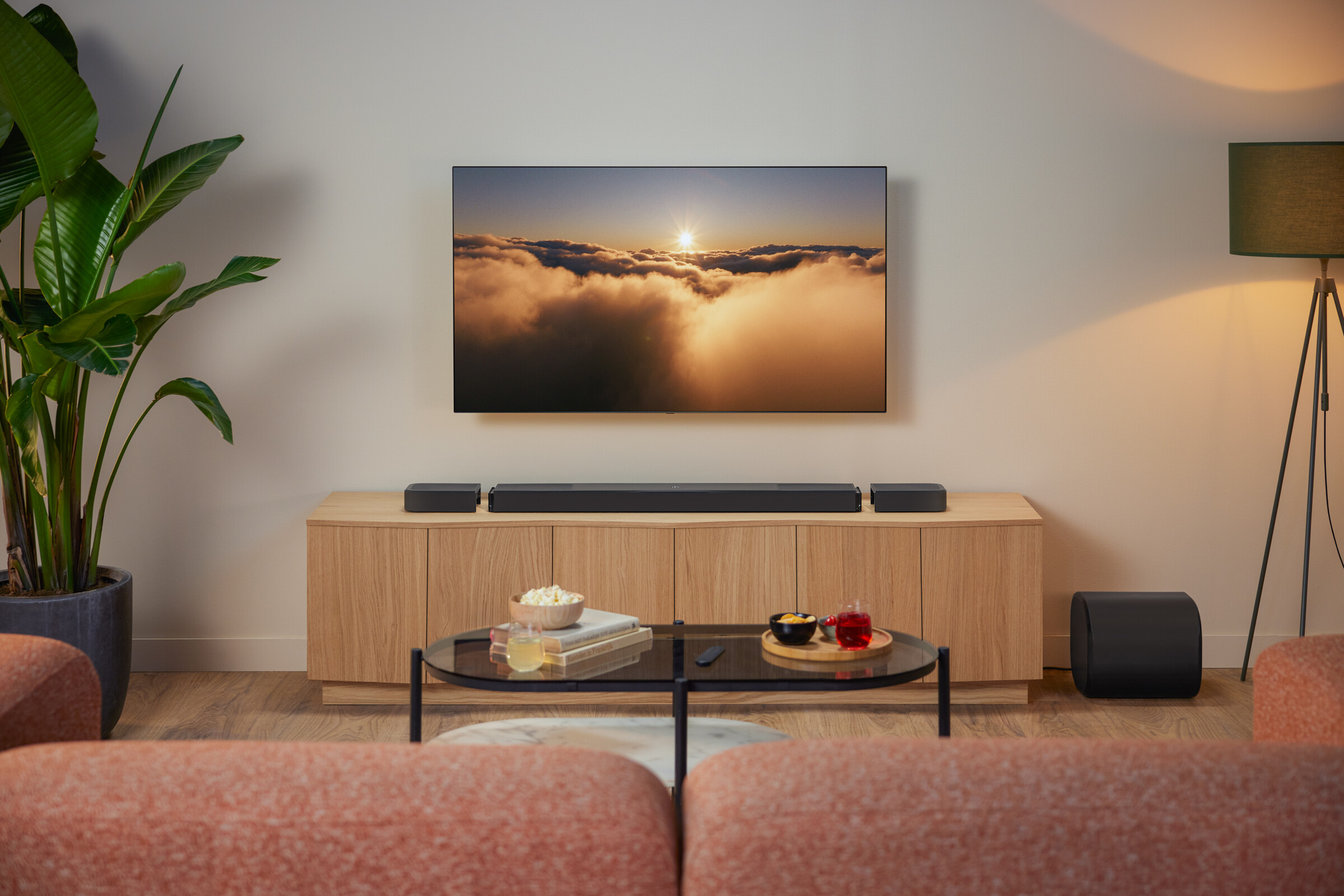 JBL ra mắt 5 mẫu soundbar thế hệ mới: Flagship Bar 1300MK2 với 11.1.4 kênh, AI Sound Boost - Techlade