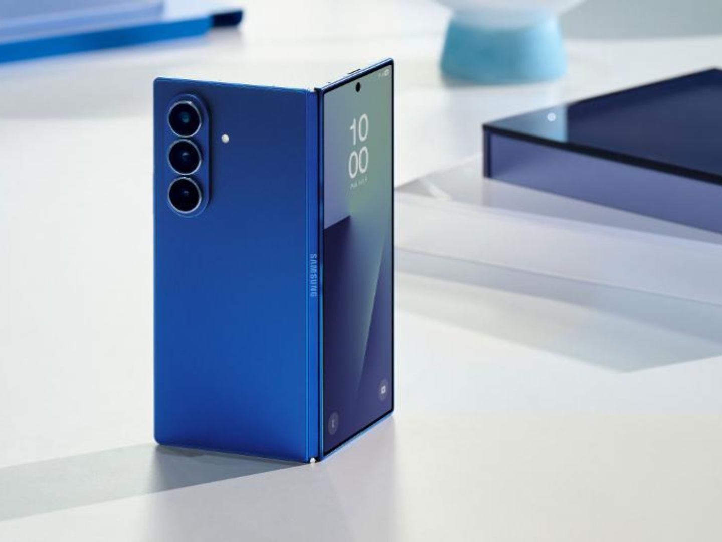 Chiến tranh thương mại Mỹ-Trung khiến điện thoại gập flagship có nguy cơ dày và kém cao cấp hơn? - Techlade