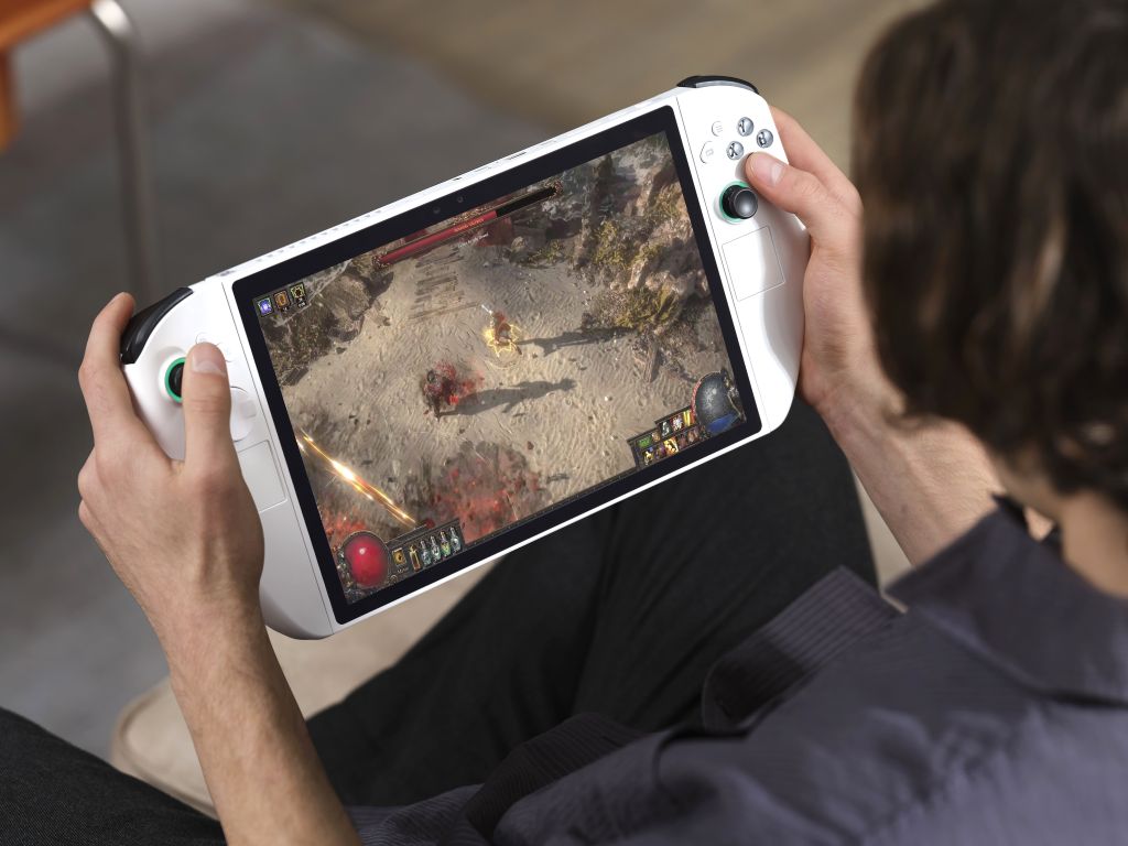 Abxylute 3D One ra mắt: Máy chơi game cầm tay 3D không cần kính và có thể tháo rời tay cầm - Techlade