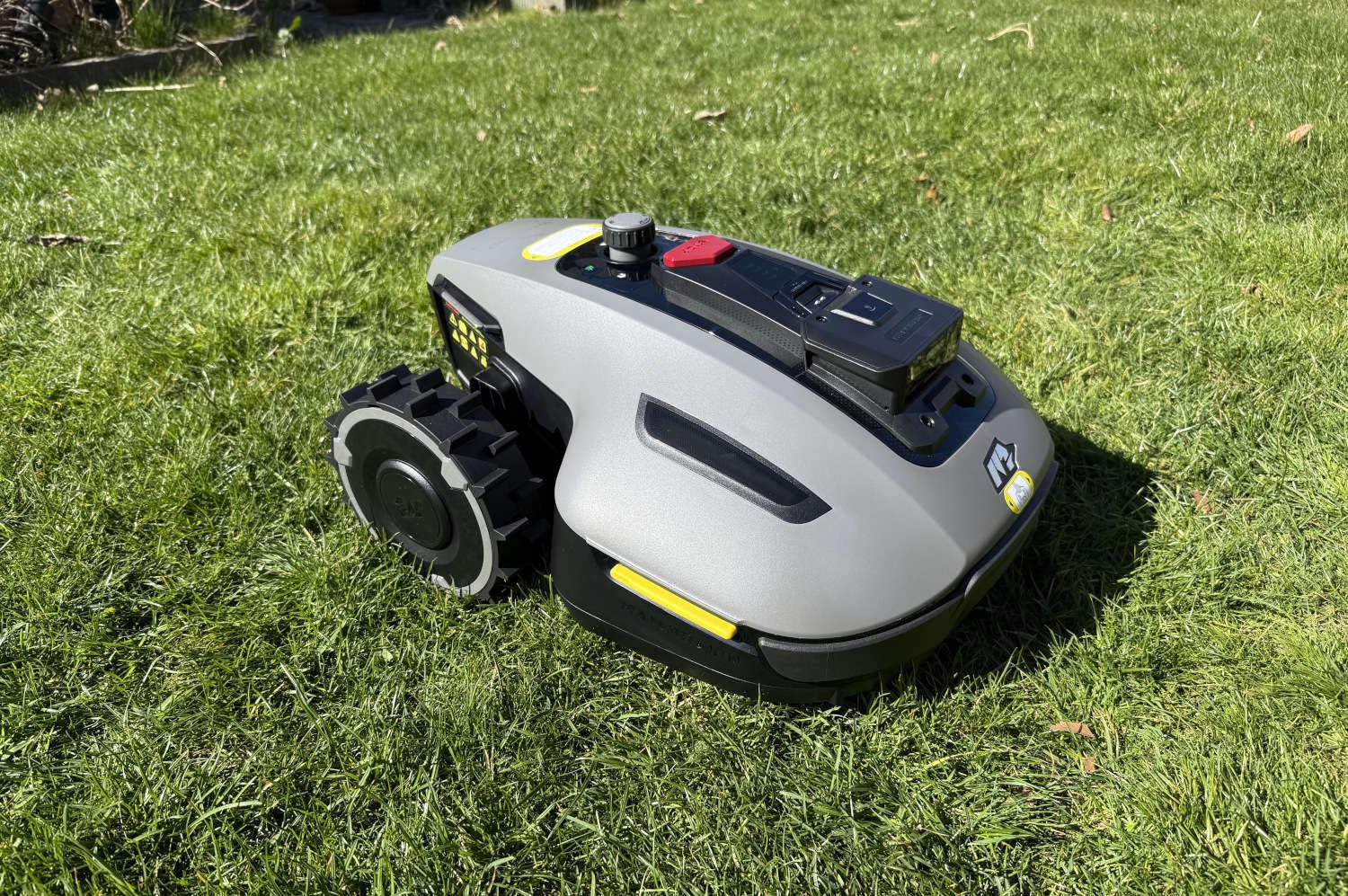 Mammotion Yuka Mini: Robot cắt cỏ không dây lý tưởng cho sân vườn nhỏ - Techlade