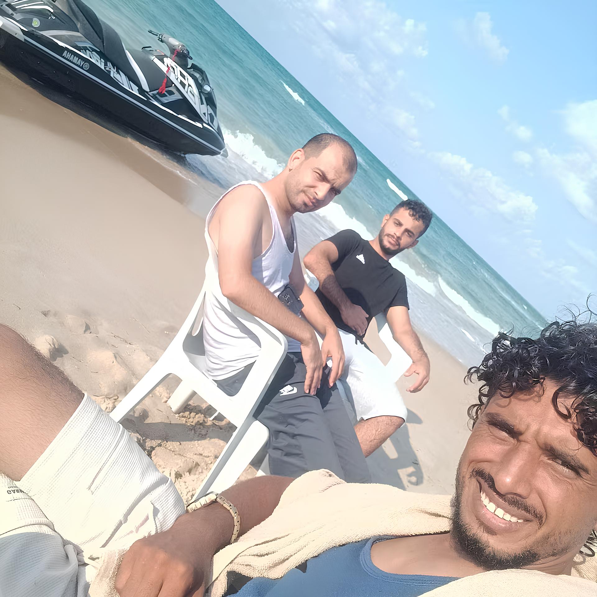 Đánh cược mạng sống, người đàn ông Palestine dùng ChatGPT vượt biển từ Gaza sang Ý bằng môtô nước