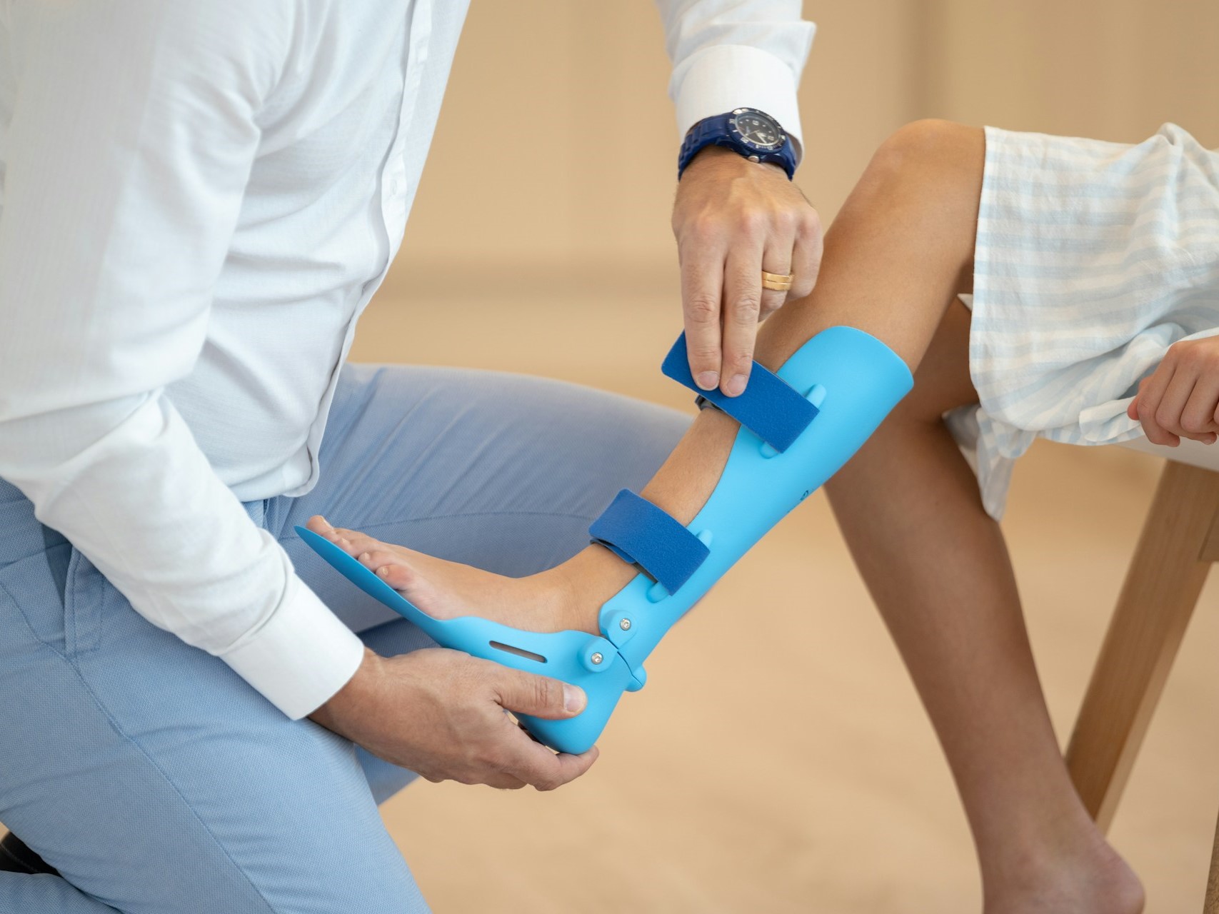 Các nhà khoa học Trung Quốc phát triển chất kết dính gắn xương gãy chỉ trong 3 phút - Techlade