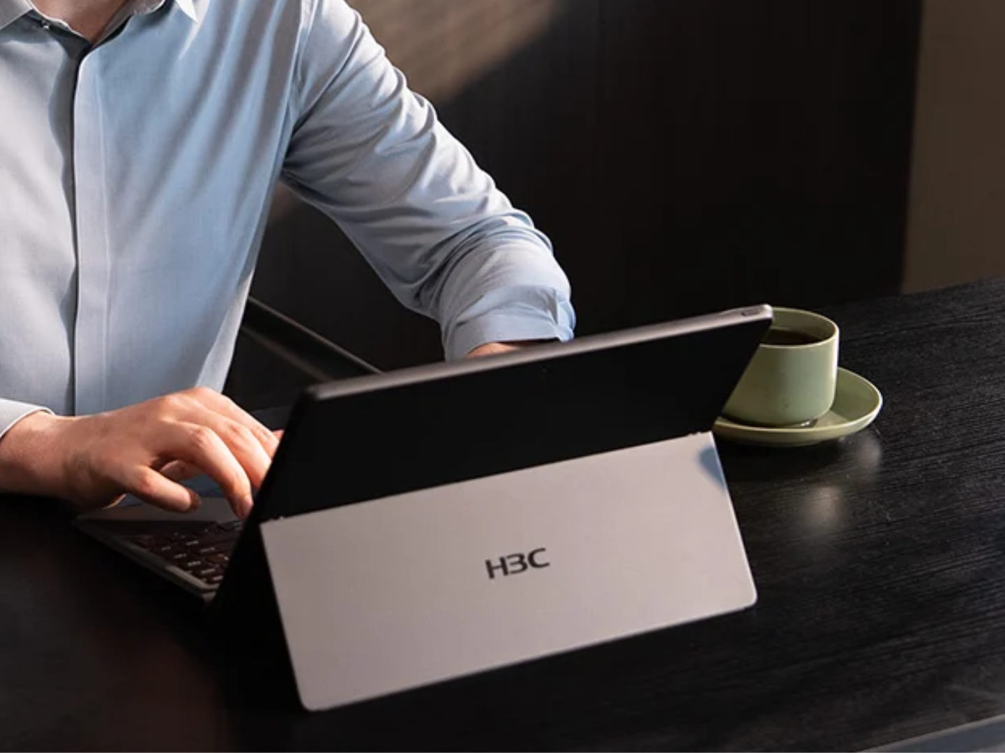 H3C MegaBook ra mắt: Tablet 2-in-1 chạy song song Windows và Android, chip Lunar Lake - Techlade