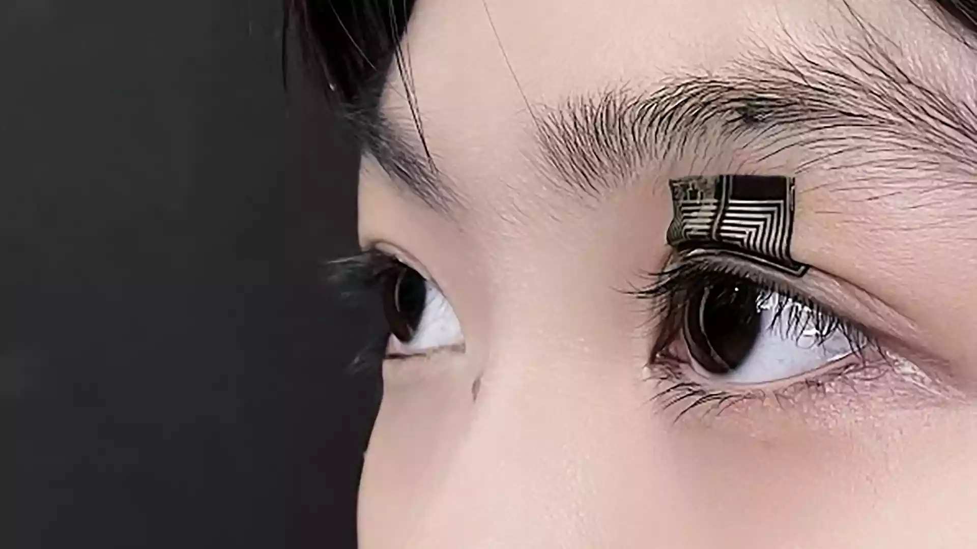 Cảm biến mi mắt AI đột phá từ UCLA - Techlade