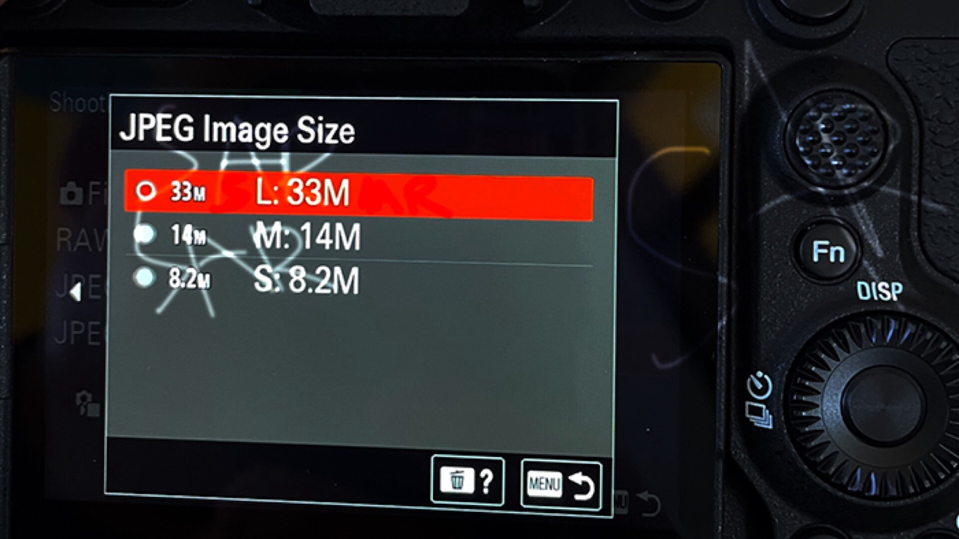 Sony A7 V lộ diện: Máy ảnh full-frame có cảm biến 33MP, màn hình lật đa năng - Techlade