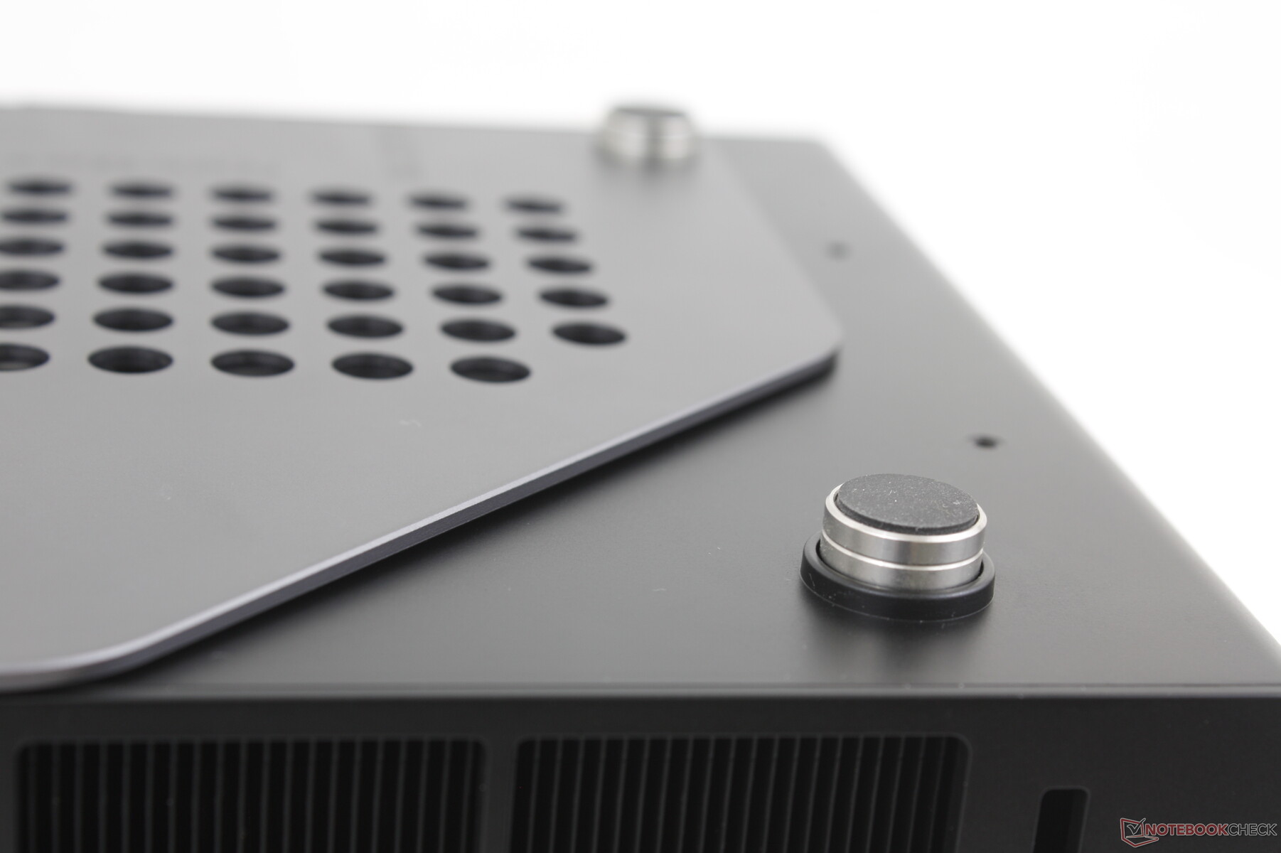 GMK NucBox K12: Thiết kế đậm chất riêng, nhưng phần tháo lắp khiến người dùng “cạn lời” - Techlade