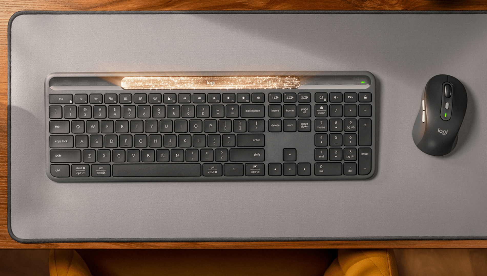 Logitech Signature Slim Solar Plus lộ diện: Bàn phím không dây dùng năng lượng mặt trời - Techlade