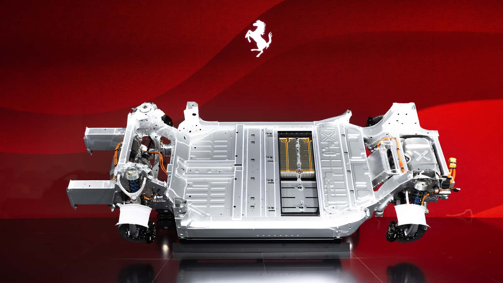 Ferrari hé lộ thông tin chi tiết về mẫu xe điện đầu tiên, hứa hẹn hiệu suất vượt trội - Techlade